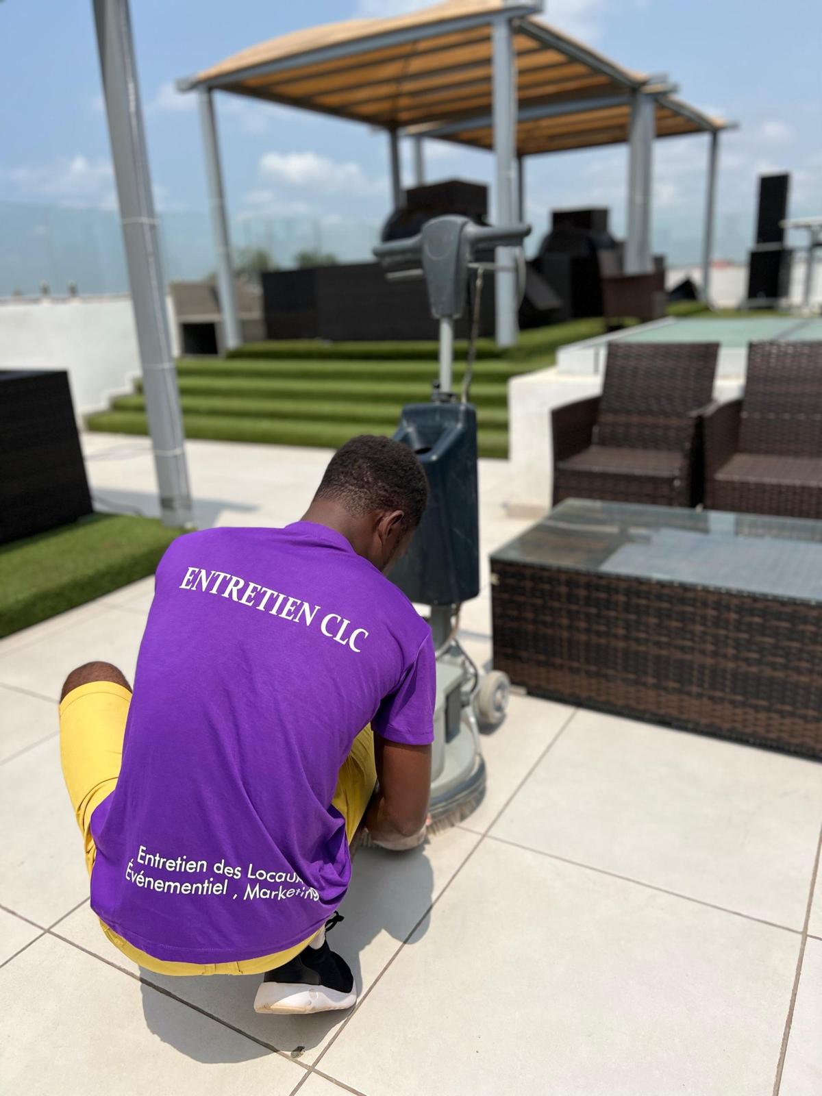 Agent de nettoyage professionnel